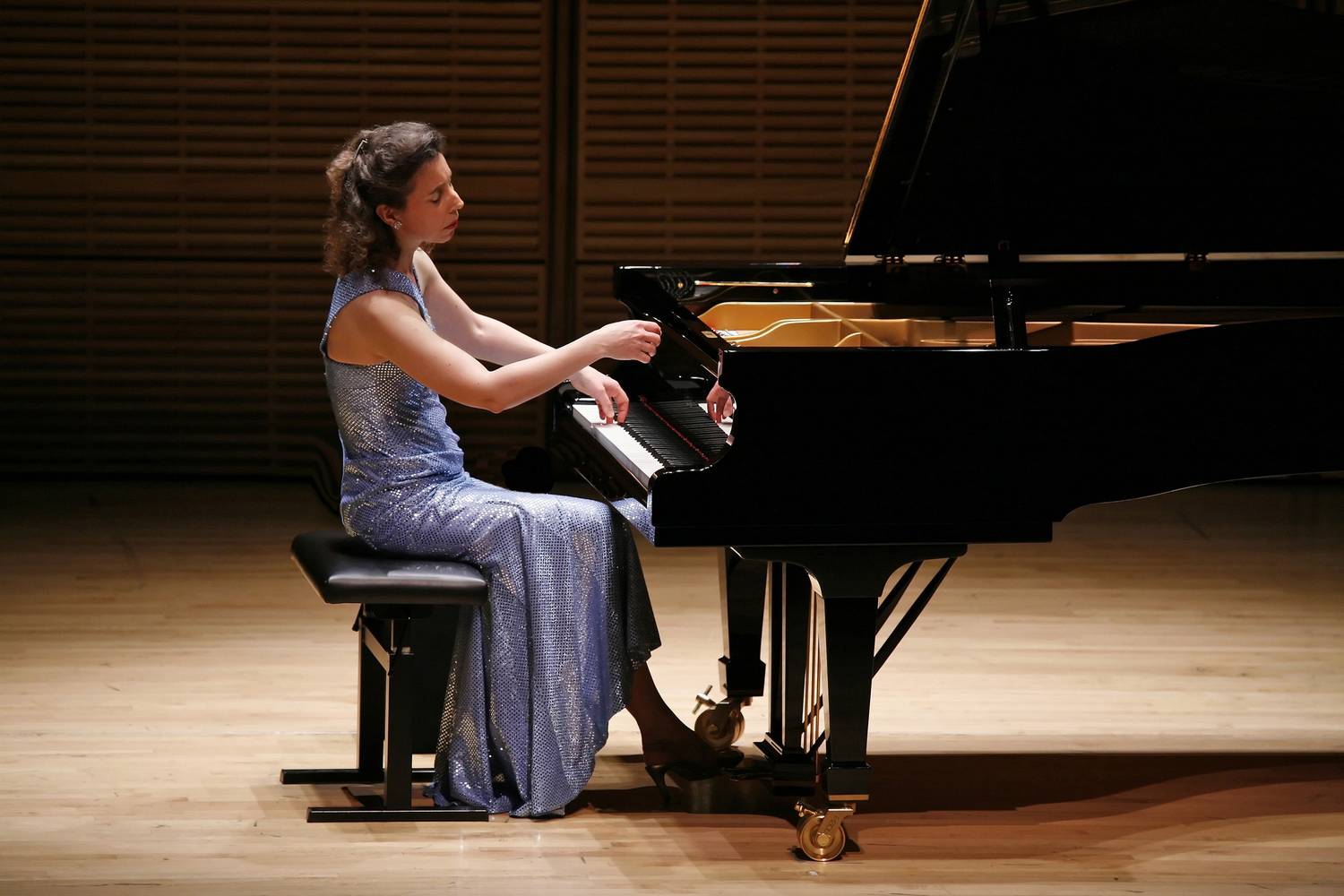巴赫聖手－《安潔拉．休伊特鋼琴獨奏會》